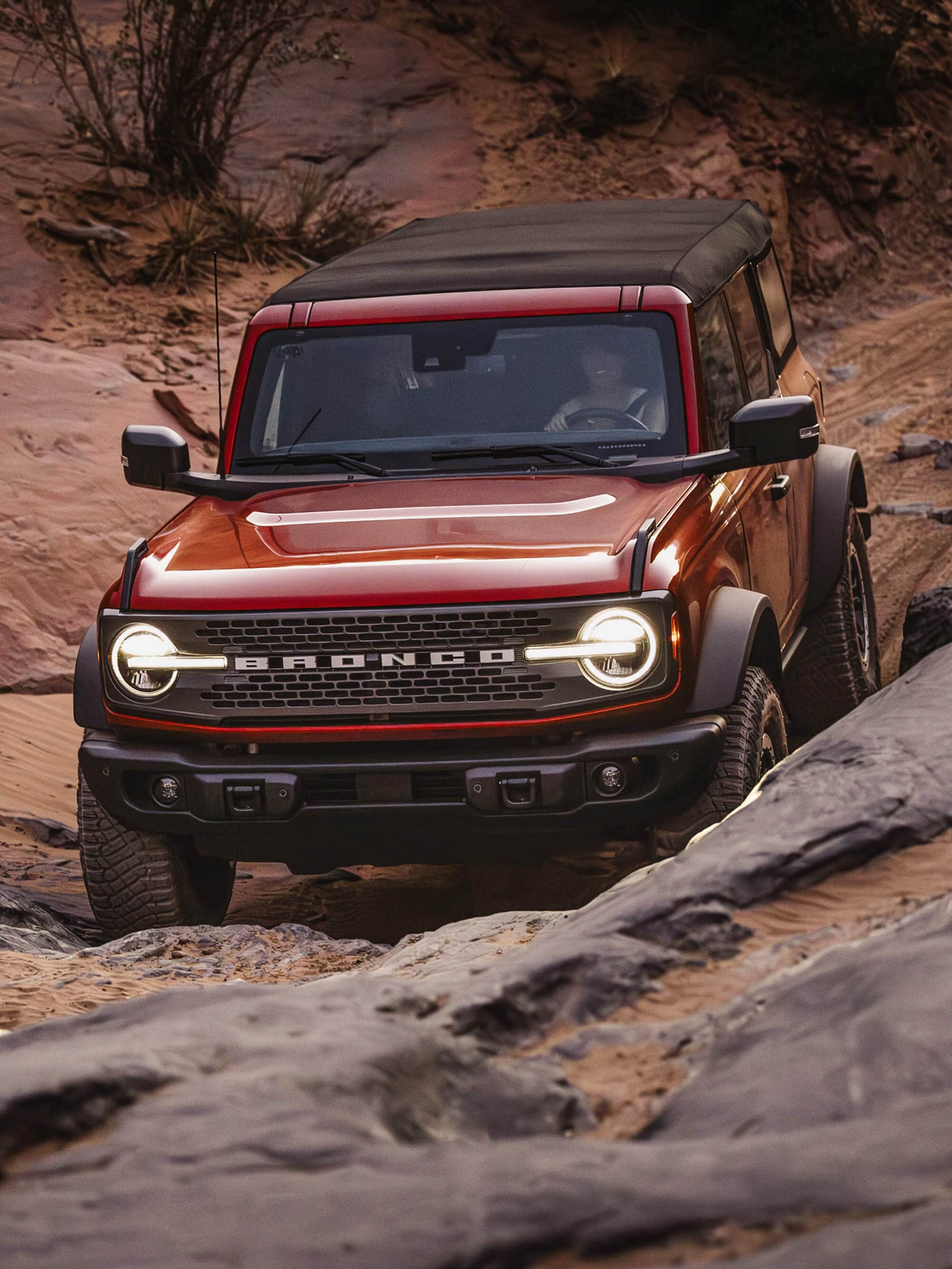 Ford Bronco Badlands en terreno complicado