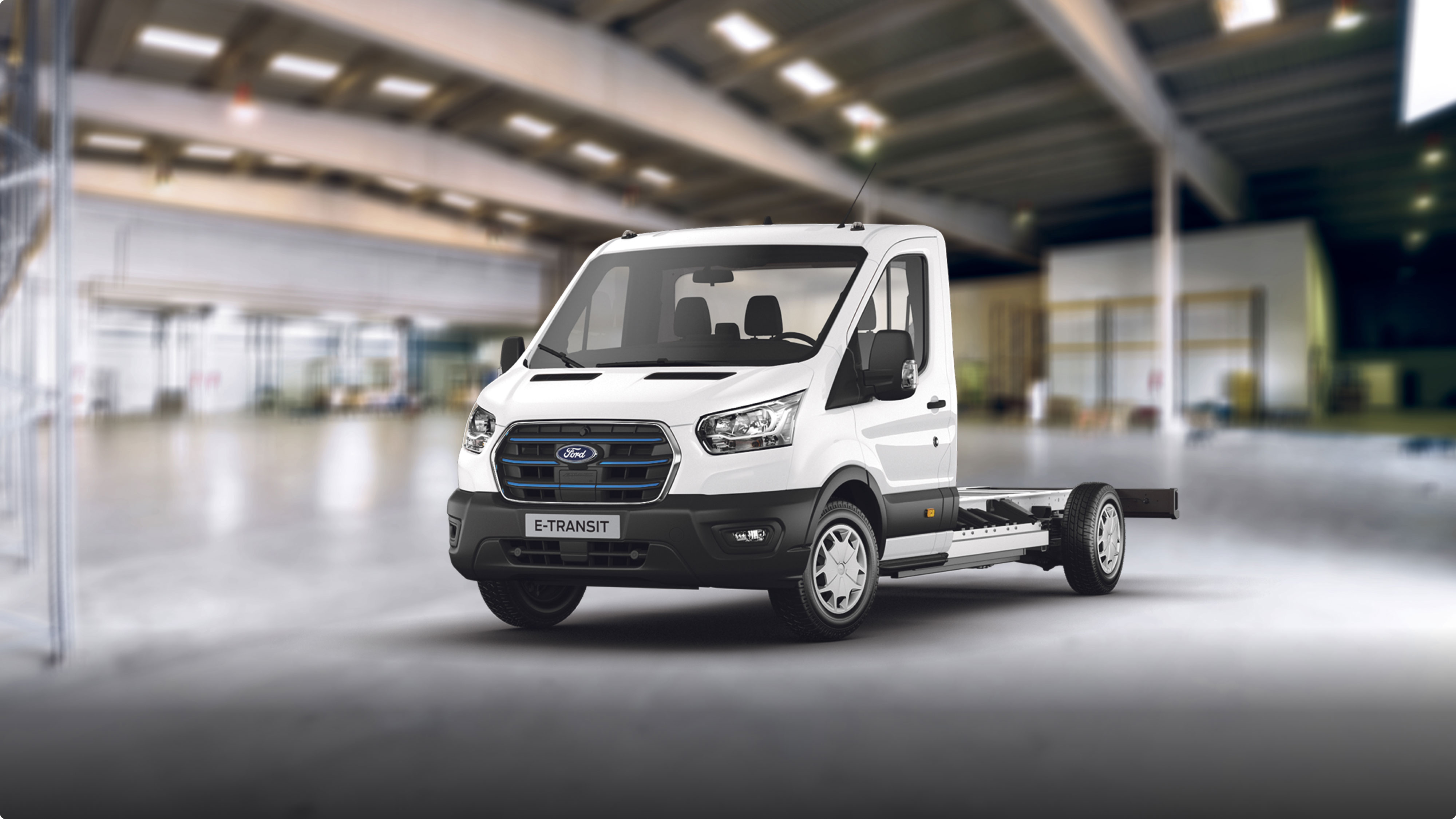 E-Transit Chasis estacionada
