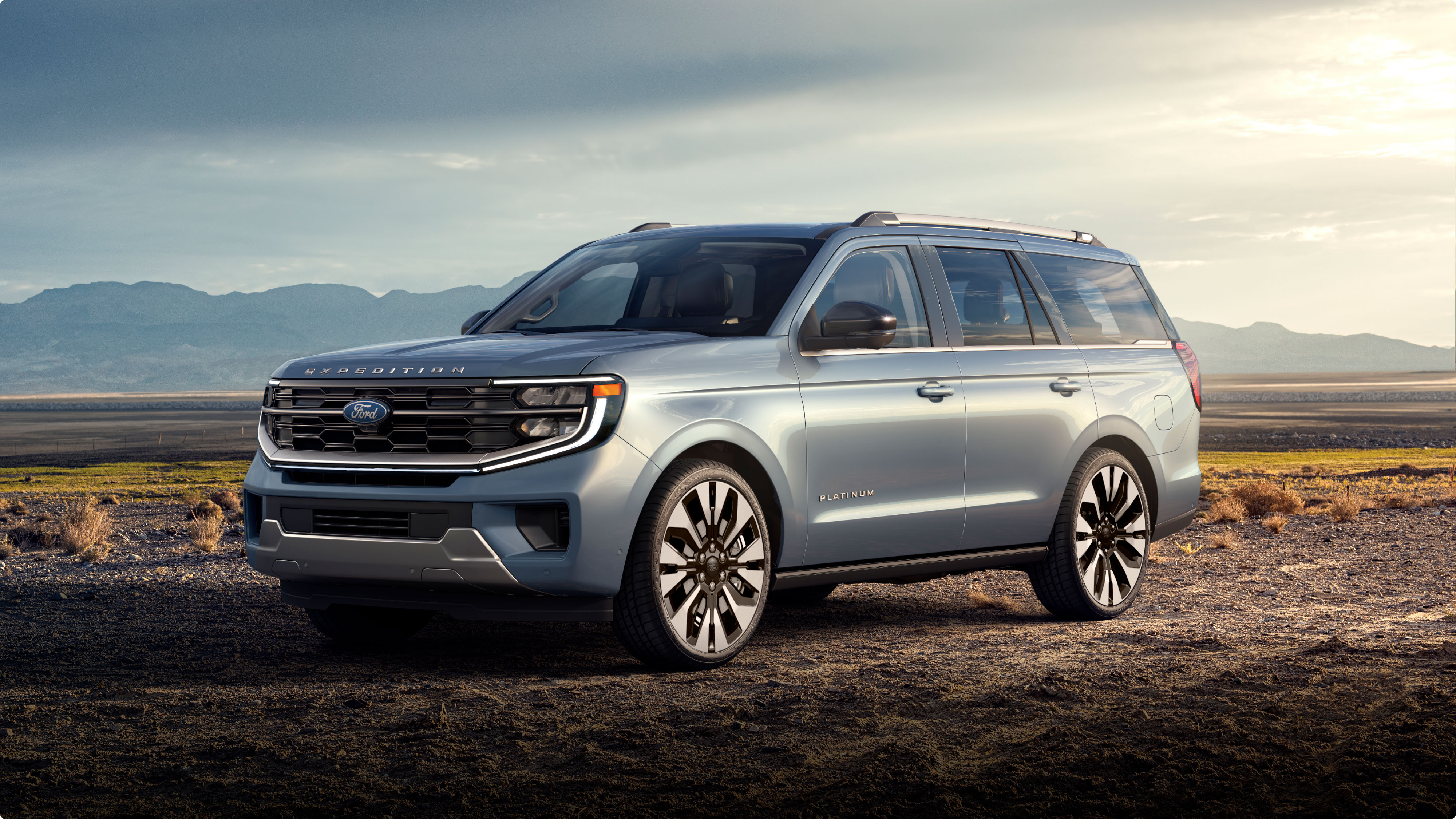 Ford Expedition color plata