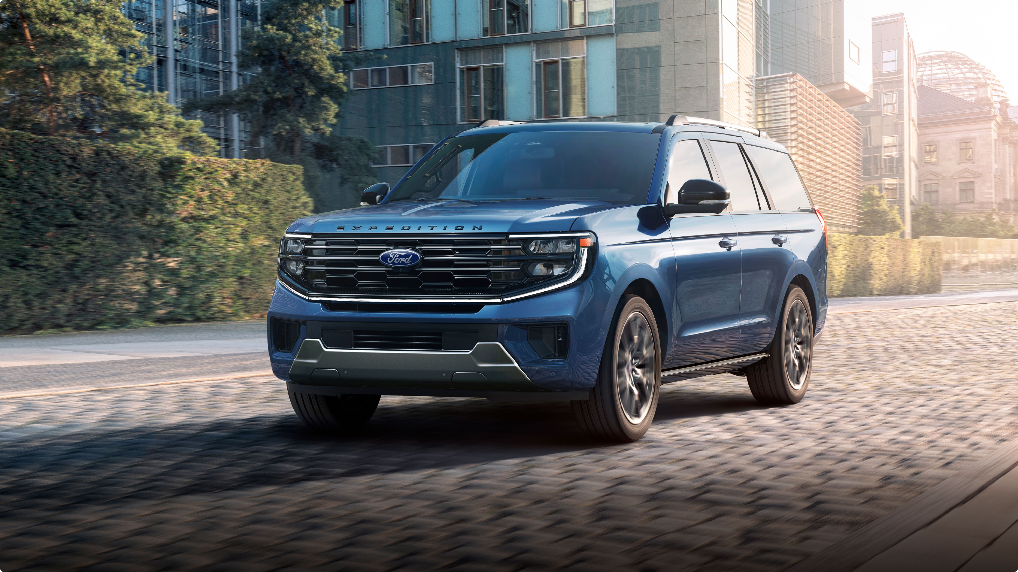 Ford Expedition en entorno urbano 