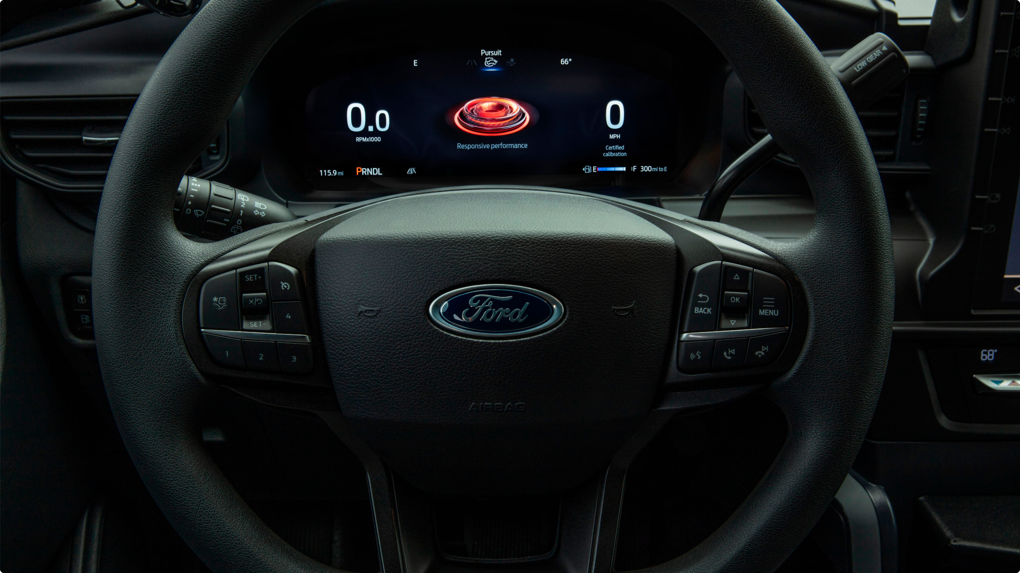 Imagen detalle del volante de la Ford Explorer