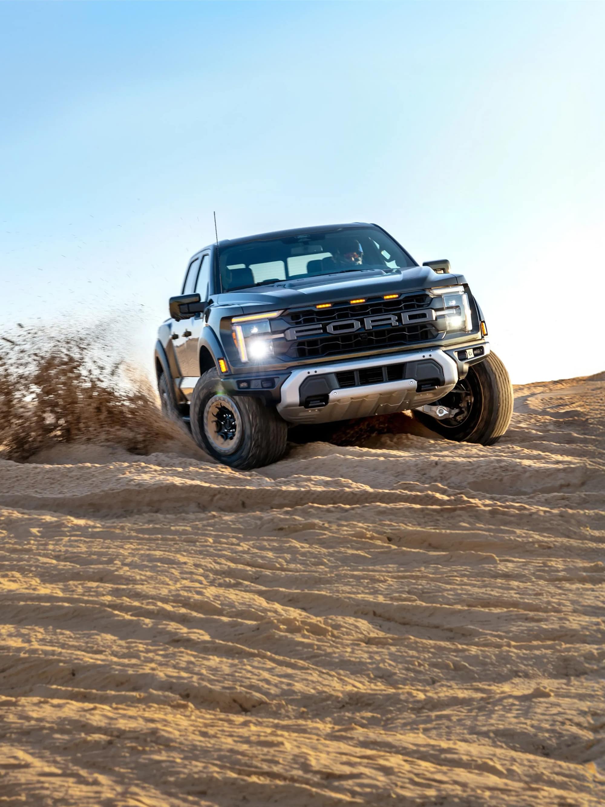 Detalle frontal de la Ford F-150 Raptor
