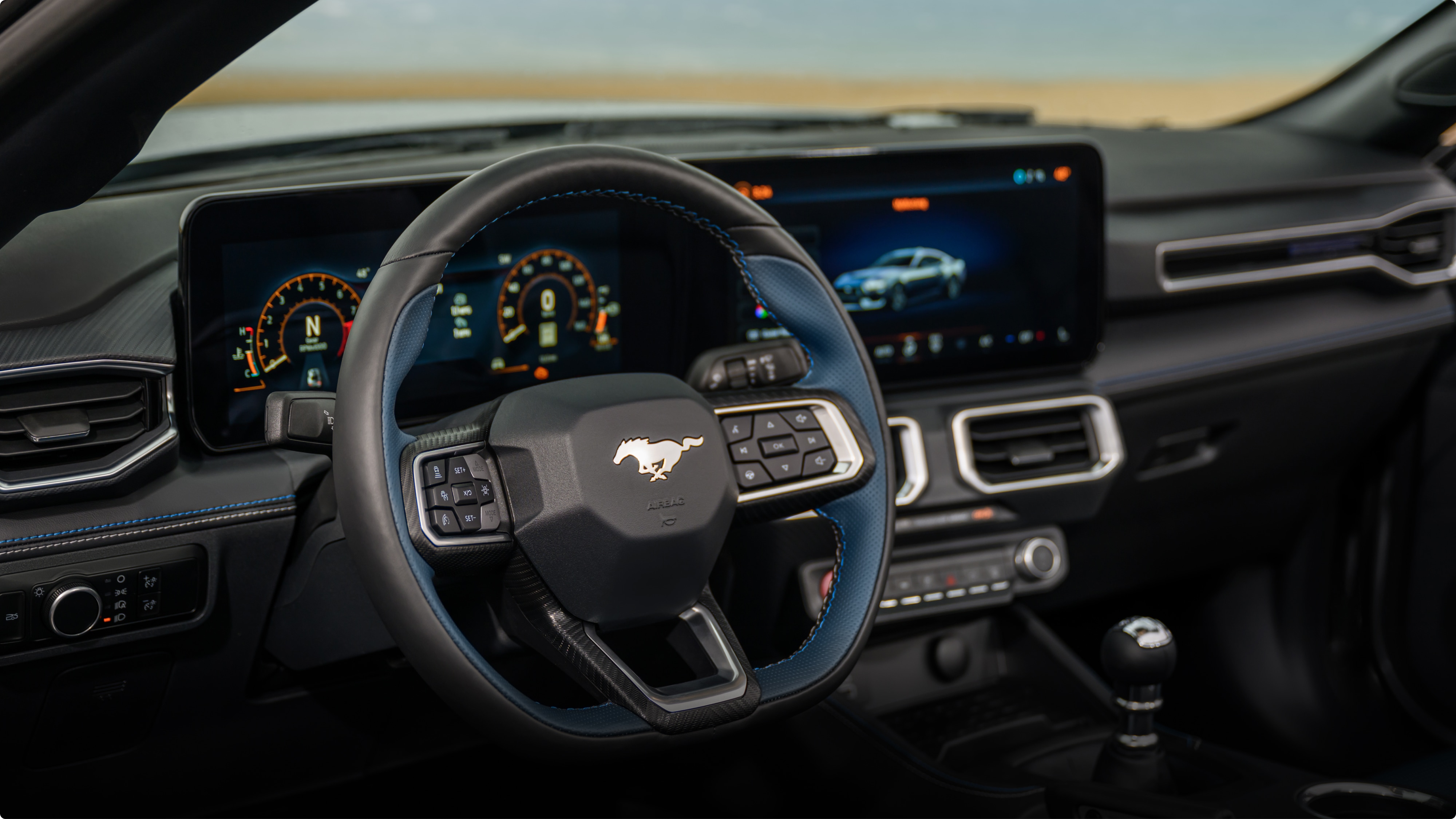 Volante y tablero del Ford Mustang GT Premium
