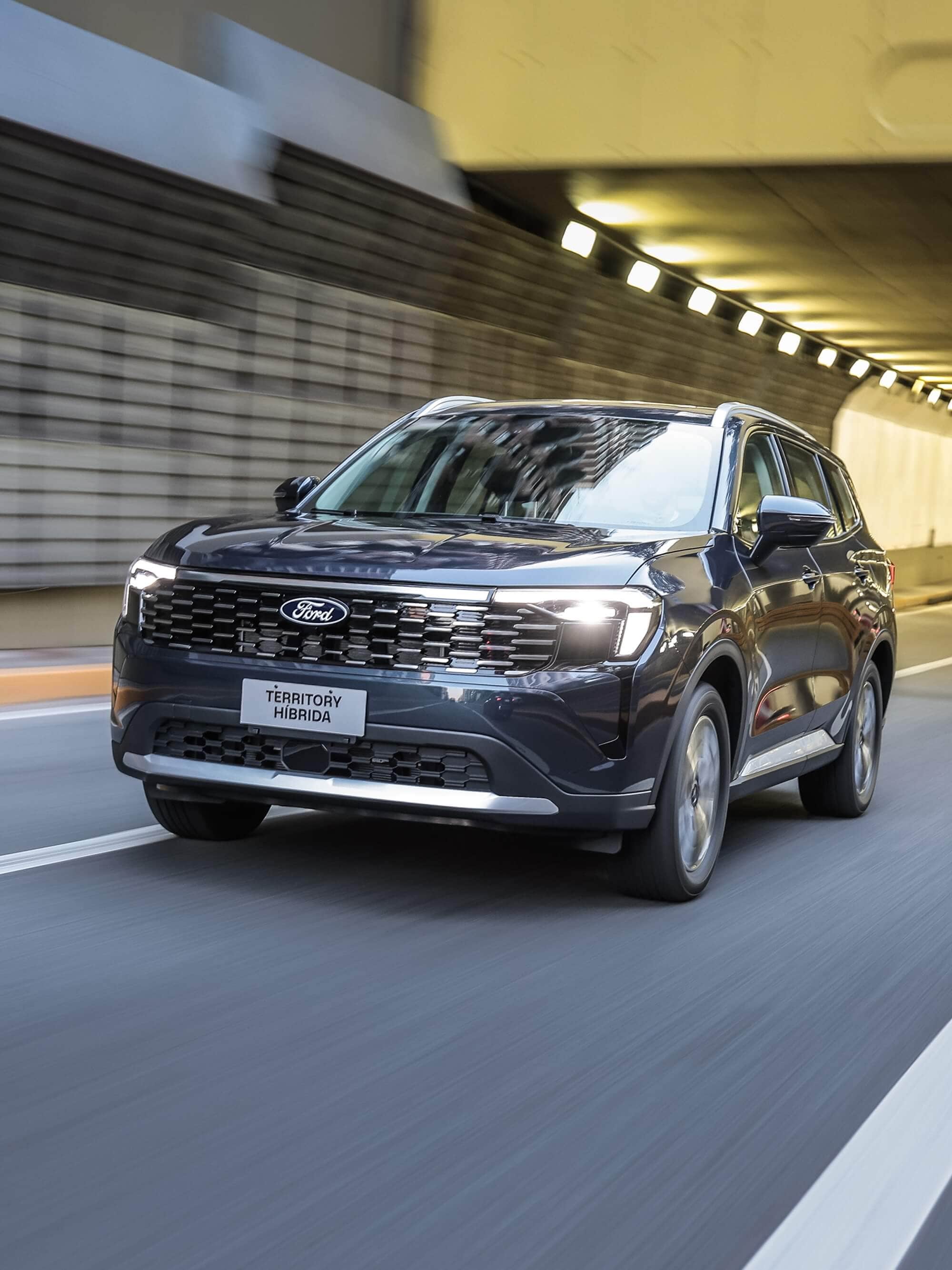 Ford Territory Híbrida en entorno urbano