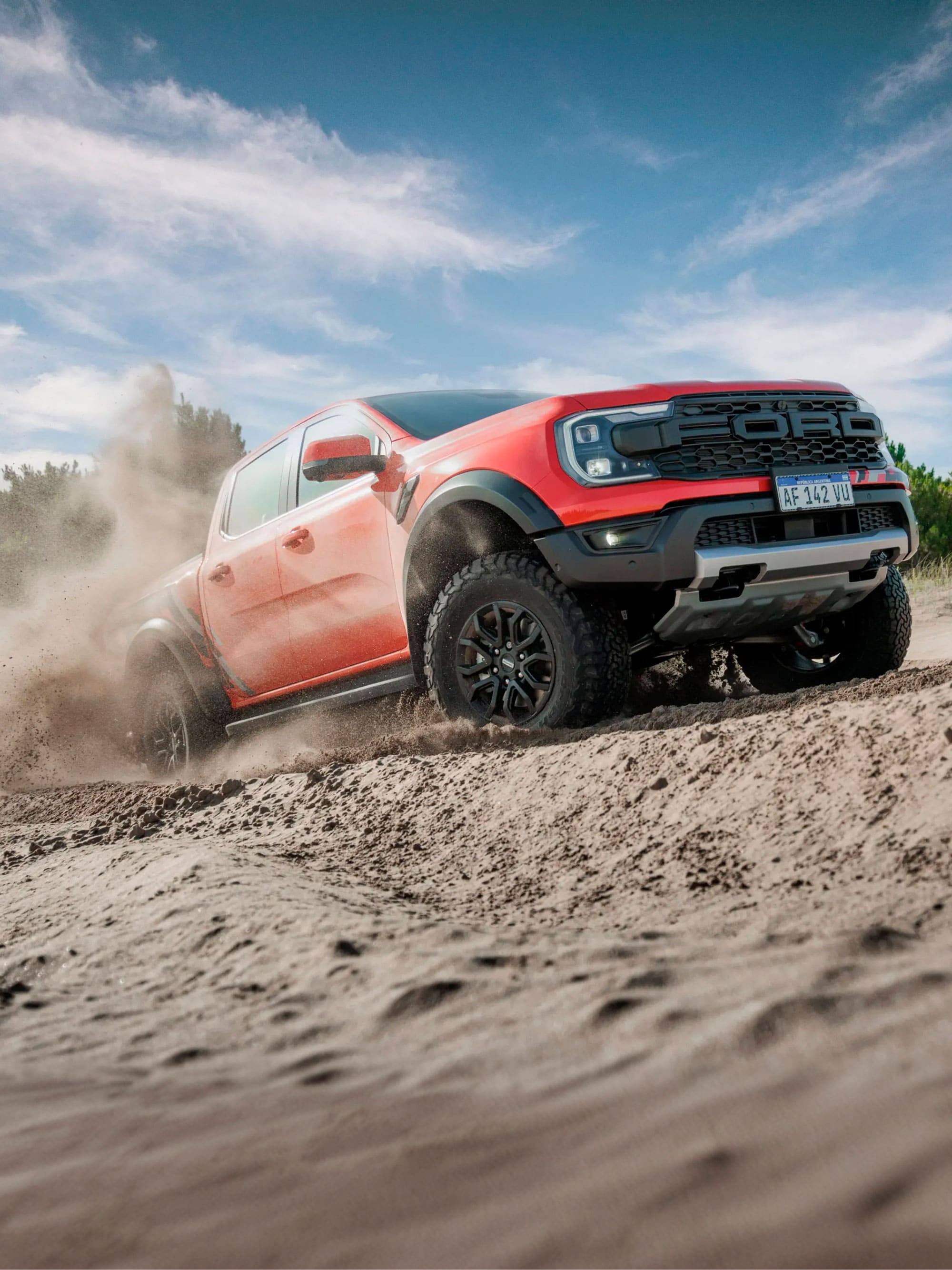 Ford Ranger Raptor en camino de tierra off-road