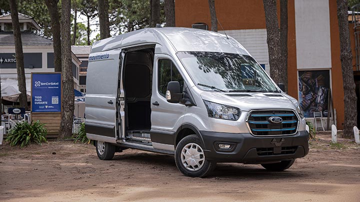 Ford E-Transit Van con puerta deslizante lateral