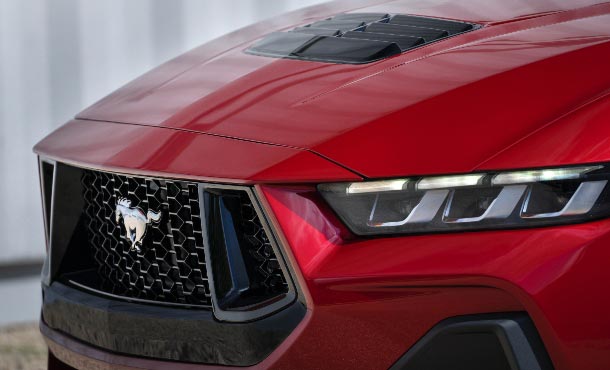 Parrilla negra imponente