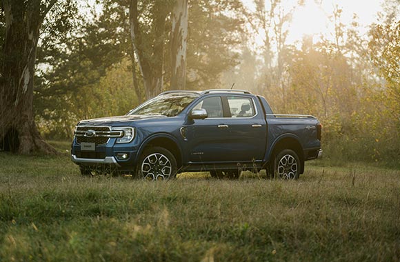 Camioneta Ford Ranger Nueva Generación azul relámpago