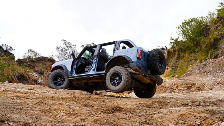 Nueva Bronco con suspensión H.O.S.S