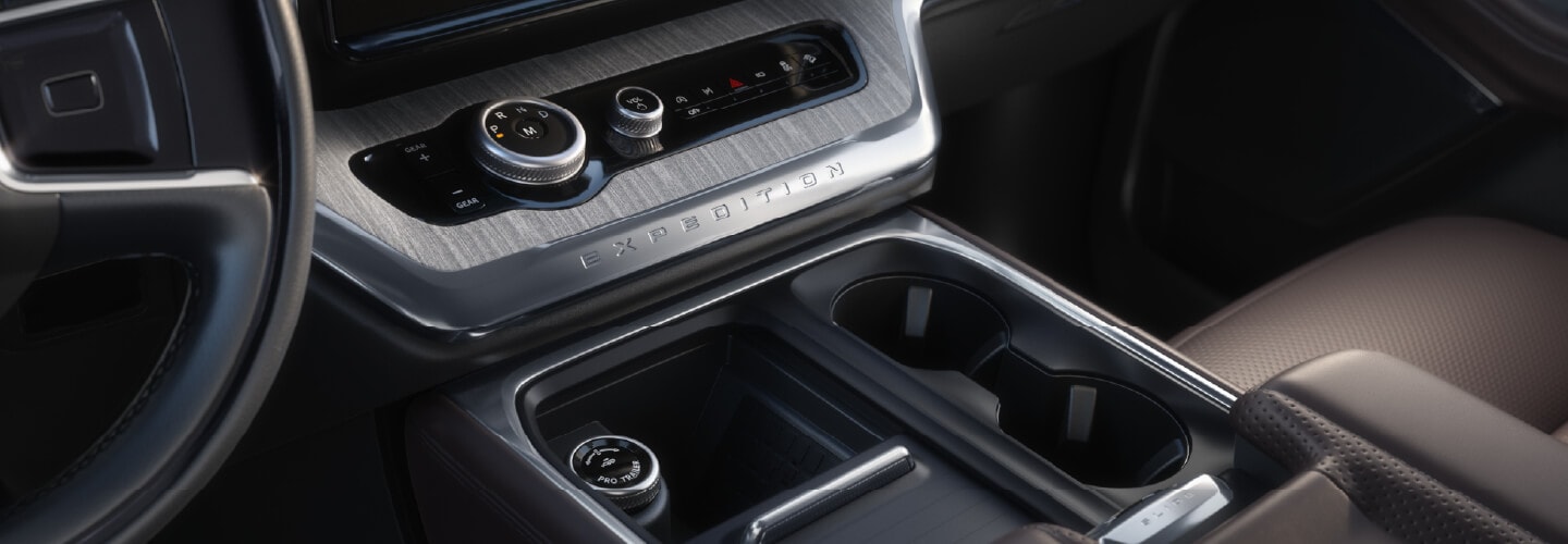 Ford Expedition con consola eléctrica flex de 8 pulgadas