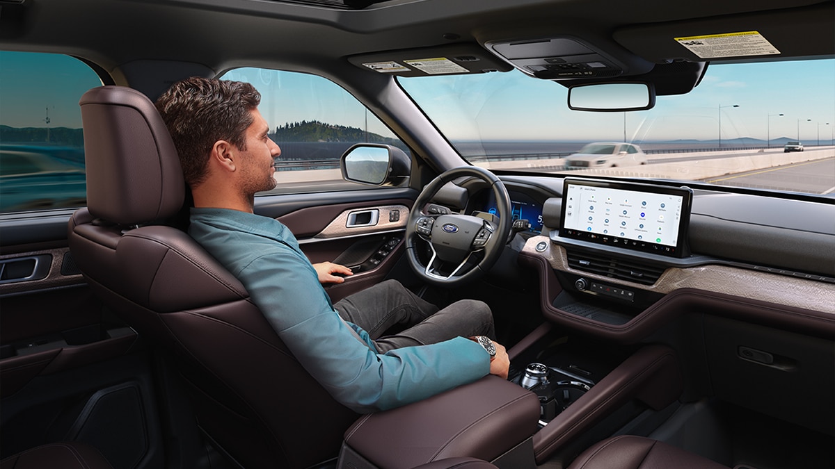 Habitáculo del conductor de la Ford Explorer