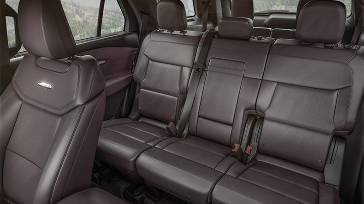 Interior con asientos de cuero de la Ford Explorer