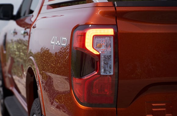 Faro trasero de Ford Ranger con luces LED