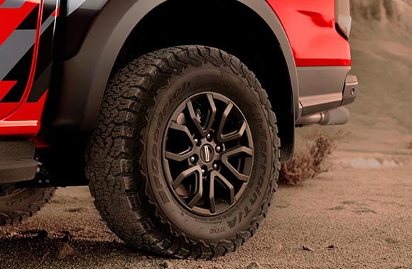Rines  y Neumáticos con diseño Off-Road